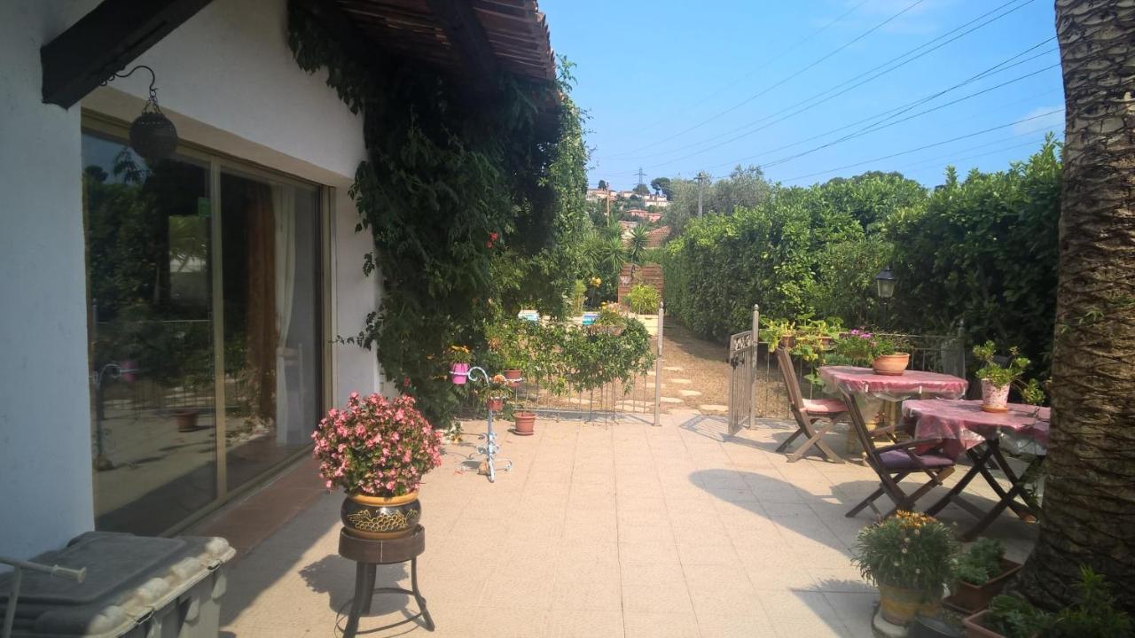 Parfums D'Azur Bed & Breakfast เลอกันเนต์ ภายนอก รูปภาพ